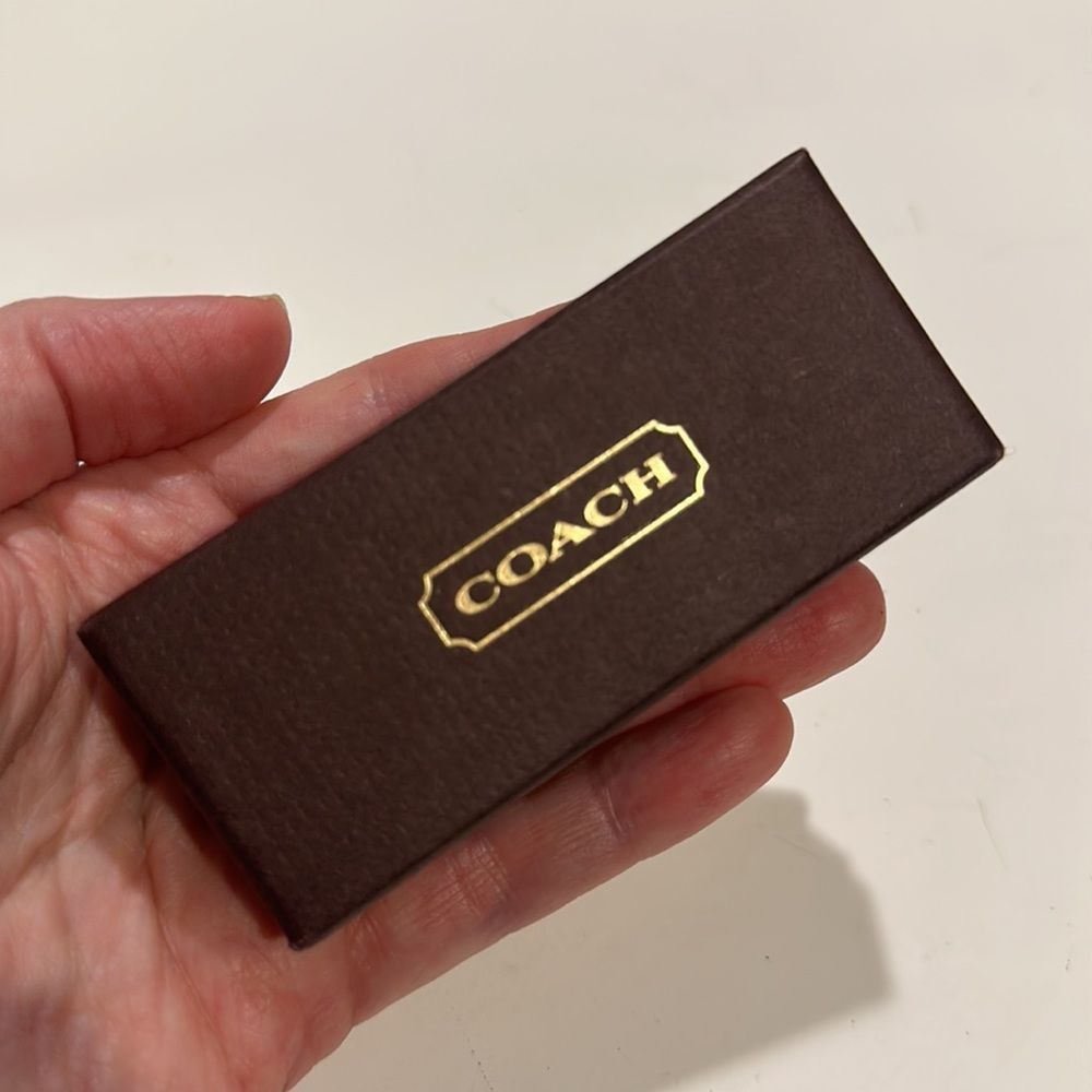 VINTAGE COACH LEATHER FOB KEY CHAIN HANGTAG BRASS COLLECTIBLE - BRAND NEW IN BOX - Picture 5 of 9